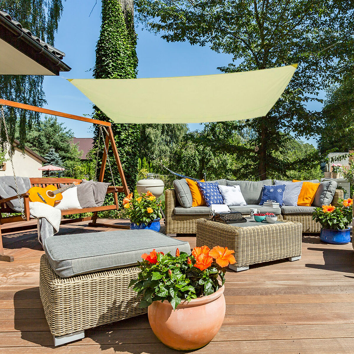 Shade Sails Aktive Triangular Cream 300 x 0,5 x 400 cm (4 Units)-2