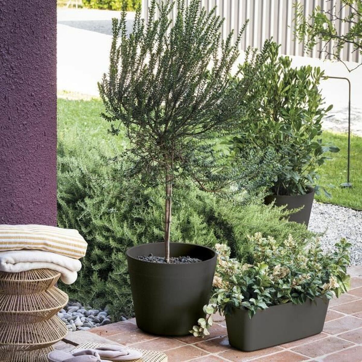 Plant pot Deroma-3