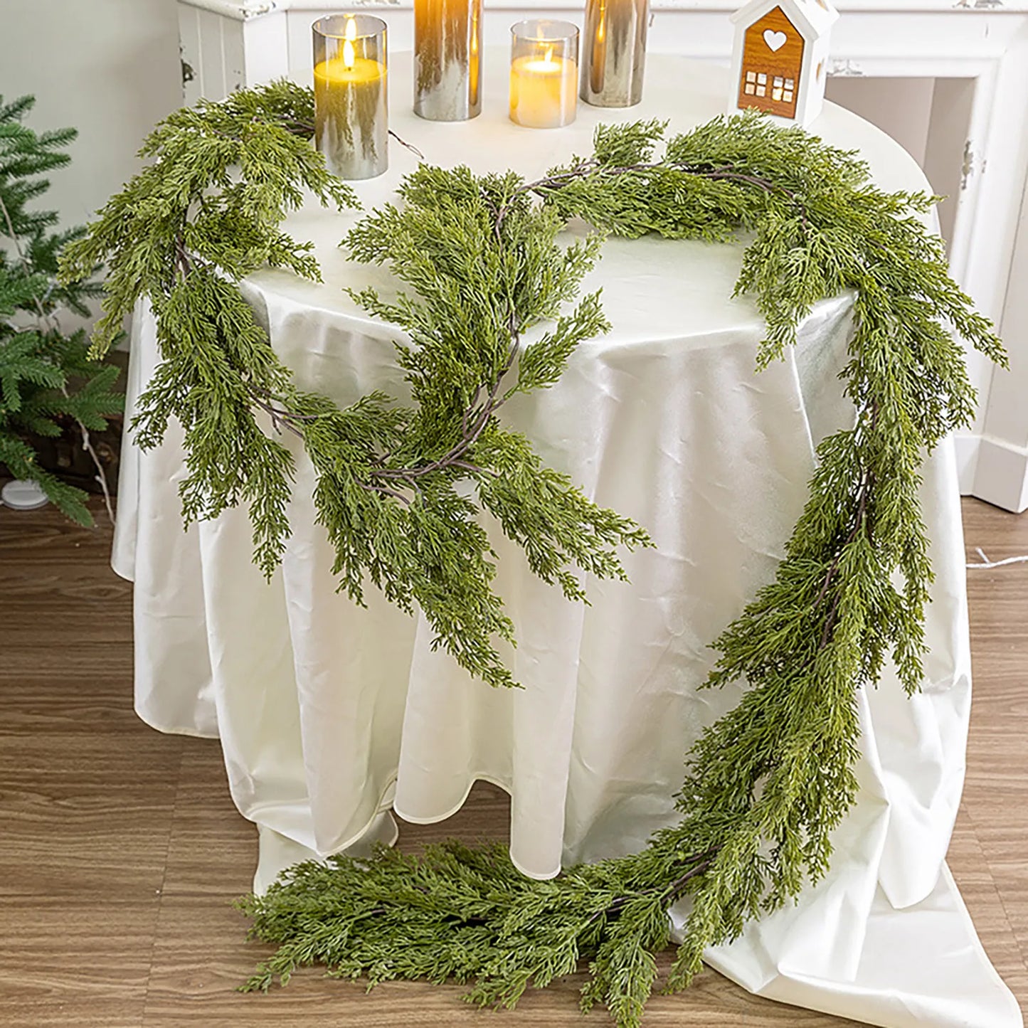 Artificial Cedar Christmas Garland for Home Decor (2.7m)-3