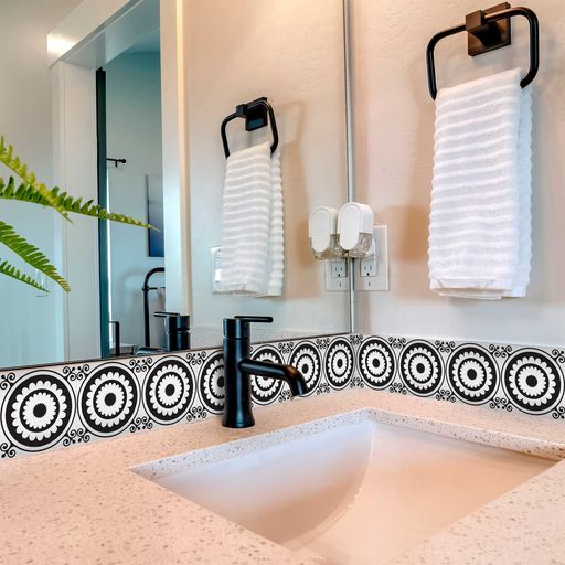 Circle pattern Black and White Tile Stickers for home decoration Model - BKW4