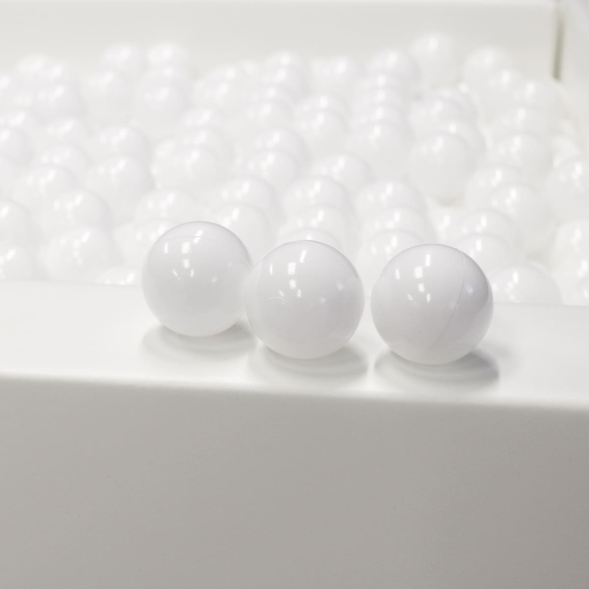 White Ball Pit Balls (Large, 7cm, 500pcs)-1